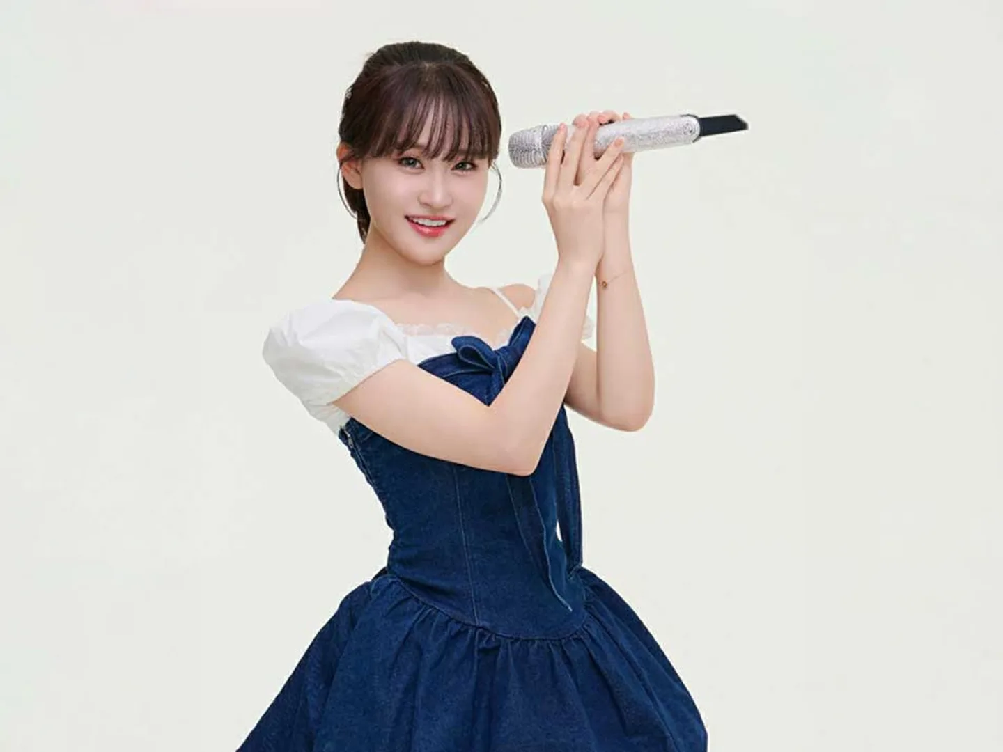 김다현 (Kim Dahyun) 写真 1