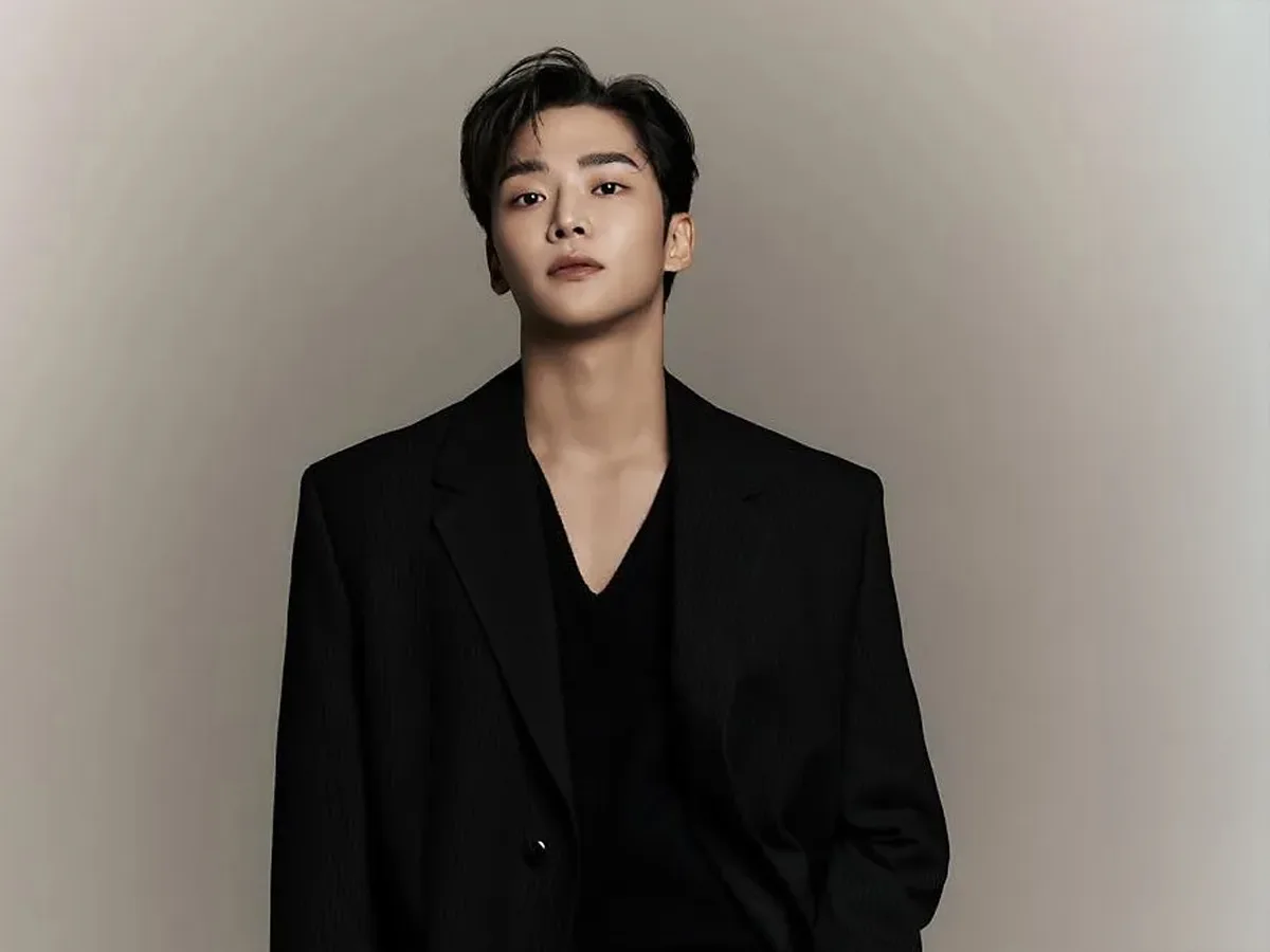 로운 (ROWOON) 写真 1